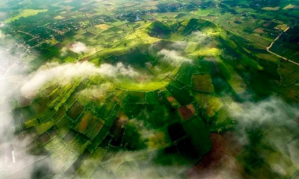 Việt Nam có ngọn thác cao hàng chục mét đổ xuống vách đá bazan giữa đại ngàn, vừa xuất hiện trong MV của Đen 