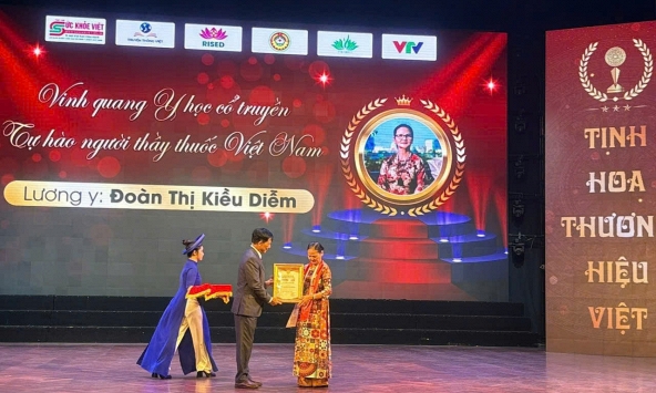 Lương y Đoàn Thị Kiều Diễm – Chọn sự sẻ chia làm giá trị của nghề y