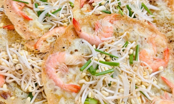Bánh xèo tôm nhảy Bình Định - Khi người phụ nữ giữ hồn hương vị quê nhà