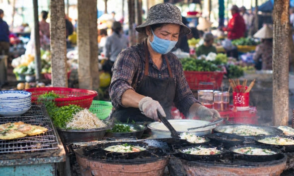 Một khu chợ có thể kể câu chuyện gì về một vùng đất?