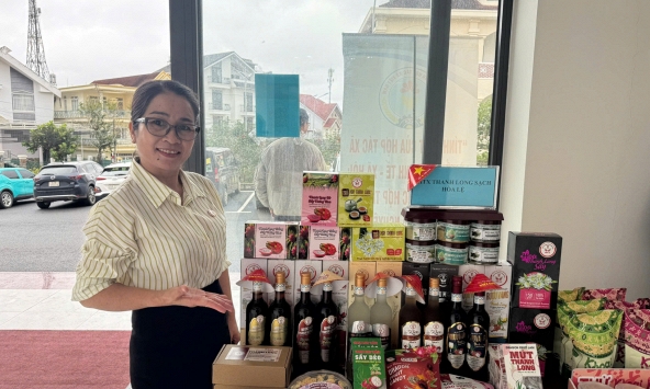 Giám đốc Nguyễn Hoàng Thư Hương và hành trình nâng giá trị trái thanh long