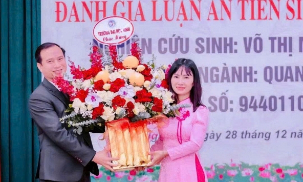 Từ những ngày vừa học vừa làm đến nữ tiến sĩ Vật lý