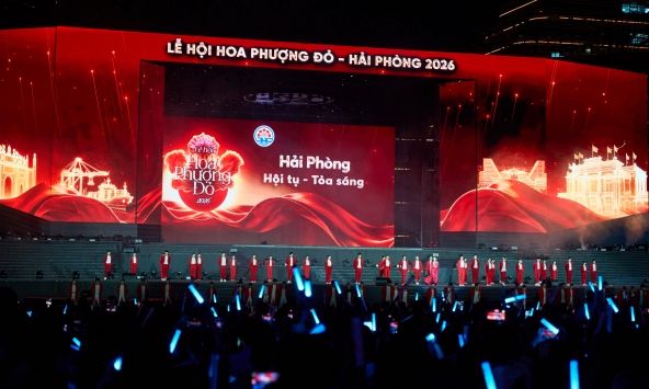 Ấn tượng cách Vietnamshow tái hiện khí chất thành phố Cảng trong khai mạc Lễ hội Hoa Phượng Đỏ - Hải Phòng 2026 