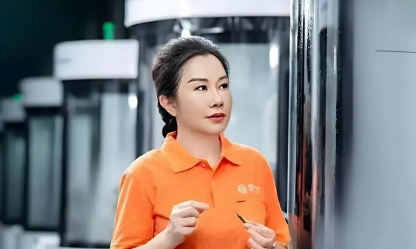 Phát hiện nữ công nhân bỏ học năm 16 tuổi, nay sở hữu hơn 320.000 tỷ đồng nhờ theo đuổi thứ nhỏ hơn sợi tóc trong ngành điện tử