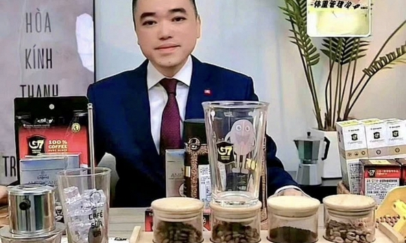 Tổng Lãnh sự Việt Nam livestream bán cà phê trên TikTok Trung Quốc, chốt gần 3.000 đơn chỉ sau thời gian ngắn