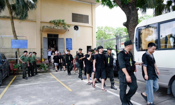 Triệt phá tụ điểm công nghệ cao, thu giữ 73 máy tính, 134 điện thoại, 20 bộ thiết bị phát sóng Wifi, 34 USB và bắt giữ 4 đối tượng