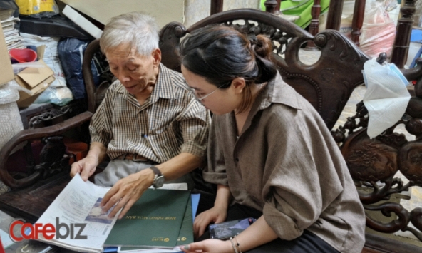 Bắt đầu từ một lời mời dự khai trương và 5 triệu đồng, cụ ông với danh xưng Thầy thuốc ưu tú gần 90 tuổi phải cầm cố cả căn nhà đang ở