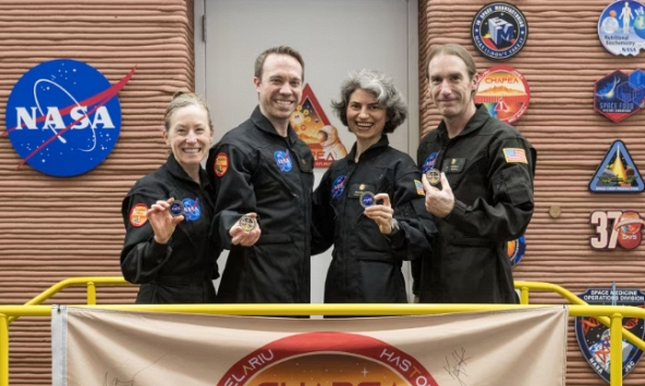 Chán 'ở Trái Đất'? NASA mở đợt tuyển hiếm có: Sống trên Sao Hỏa và Mặt Trăng một năm, điều kiện không hề đơn giản