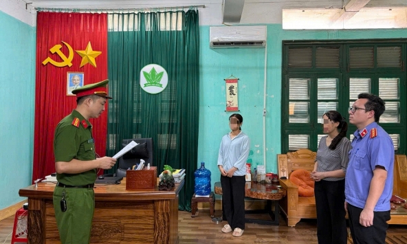 Khám xét địa điểm làm việc, bắt Chủ tịch HĐQT công ty phân bón nổi tiếng