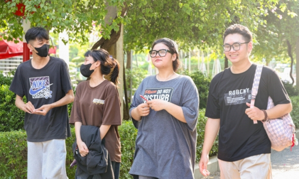 Hy hữu mùa tuyển sinh: 4 anh em họ cùng đặt nguyện vọng 1 vào một trường ĐH, nhập học cùng ngày, cùng một khoa sau khi được ChatGPT gợi ý chọn