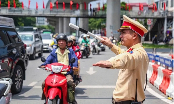 Từ mai, Hà Nội cấm 2 LOẠI PHƯƠNG TIỆN trên một tuyến phố đông đúc vào giờ cao điểm: Người dân cần đặc biệt lưu ý