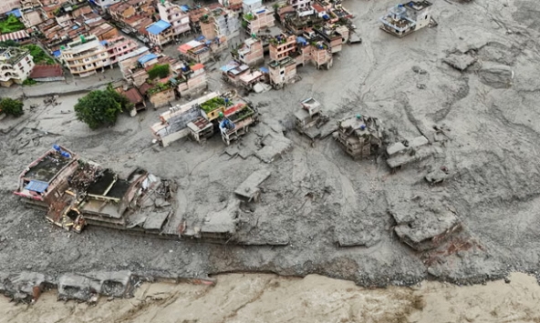 Gần 1.500 người mất tích sau lũ quét tại Nepal, ít nhất 165 người thiệt mạng