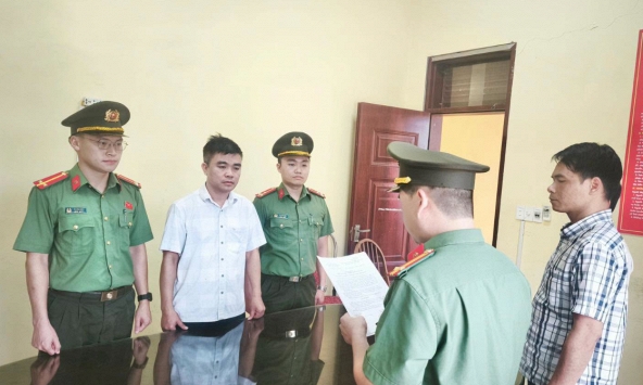 Nóng: Bắt tạm giam cựu Phó Viện trưởng một trường đại học vì lạm quyền