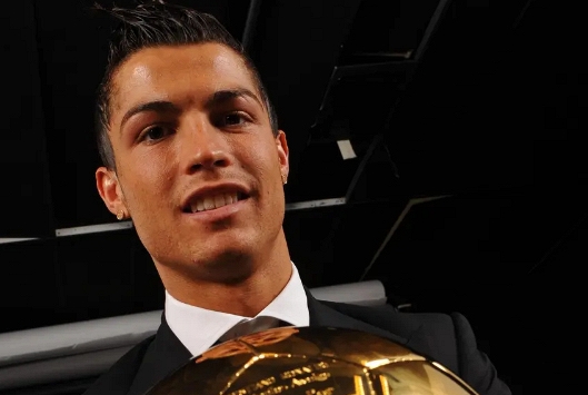 Tranh cãi khốc liệt trước kết quả Ronaldo thắng áp đảo Messi trong cuộc bình chọn Quả bóng vàng vĩ đại nhất mọi thời đại