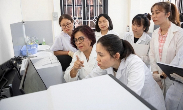 45% nhà nghiên cứu khoa học ở Việt Nam  là nữ, nhưng nữ giới quyết định chính sách khoa học chiếm tỷ lệ thấp