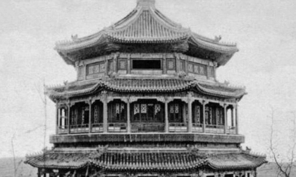 Di Hòa Viên có 2 tòa lầu từng diễn ra chuyện đáng sợ gì mà Càn Long và Từ Hi không dám bước chân vào?