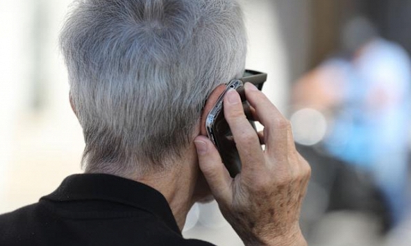 Tài khoản bỗng dưng bị trừ 100 triệu, người đàn ông gọi điện khiếu nại thì mất tiếp gần 200 triệu đồng: Ngân hàng không có lỗi