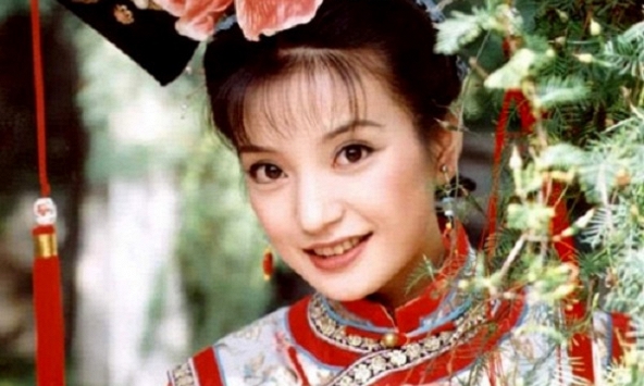 Sự thật về nàng Tiểu Yến Tử ngoài đời thật: “Hoàn Châu Cách Cách” có lừa chúng ta không?