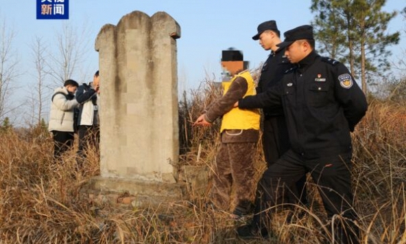 Phát hiện 1,7kg vàng trị giá 6 tỷ đồng dưới ngôi mộ tổ, sự thật khiến ai cũng sửng sốt