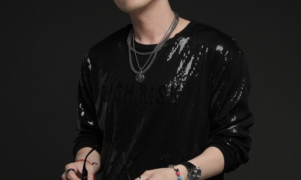 Sự hết thời của sao nam Vbiz có hit quốc dân: Liên tục bị xử phạt, ra nhạc bị chê lỗi thời