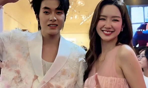 Nàng hậu cao nhất Việt Nam tìm được người xứng đôi vừa lứa: Là nam thần gần 2m, netizen hưởng ứng rần rần