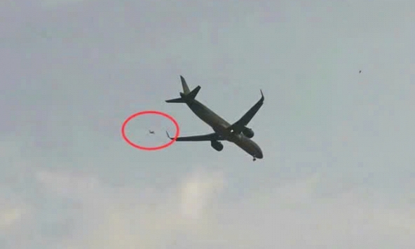 Vật thể lạ trên bầu trời sân bay Cát Bi khiến hàng loạt chuyến bay buộc chuyển hướng khẩn cấp 