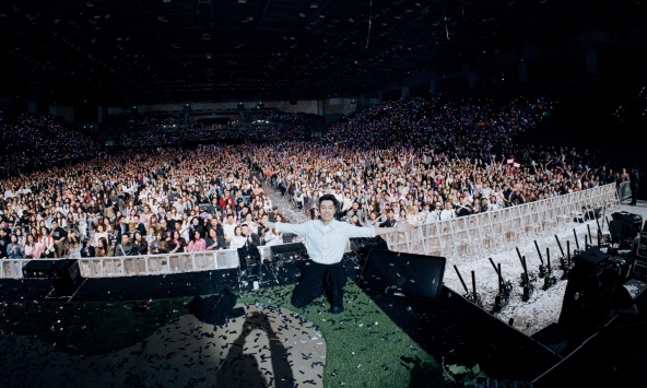 Clip: Khán giả nữ sân si “giật spotlight” của người khác, cái kết khiến MXH hả hê