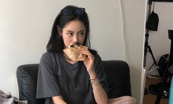 Ở nhà tập thể cơ quan, trả nợ gần 1 tỷ xây nhà cho bố mẹ, 30 tuổi trắng tay, dân mạng: 'Rồi có được thừa kế không?'