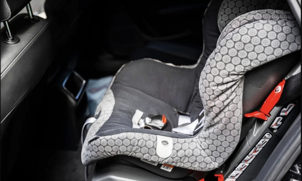 Bé gái gần 2 tuổi tử vong do bị bỏ quên trên ô tô, người cha 32 tuổi bị bắt vì tội giết người