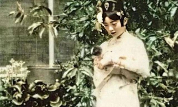 Uyển Dung bị Phổ Nghi nhốt vào 'chuồng heo' suốt 10 năm, câu nói lúc được cứu ra khiến ai nấy đều xót xa