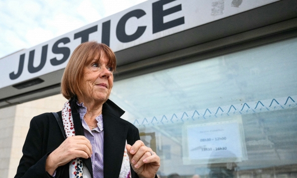 Một người phụ nữ nghỉ hưu 70 tuổi lọt danh sách TIME 100 vì dám để cả thế giới nhìn thấy nỗi đau của mình 