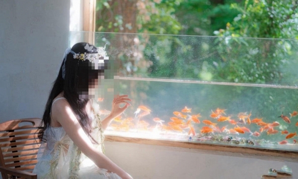 Một “nàng thơ” bị bắt giữ vì đoạn video 100 triệu lượt xem