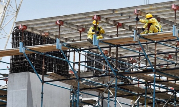 Quốc gia cấm người lao động làm việc ngoài trời giữa trưa để tránh nắng nóng