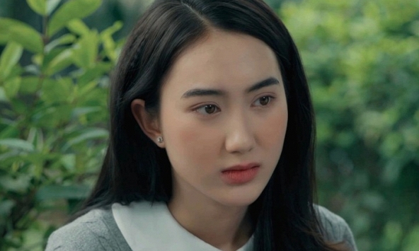 'Tiểu tam' gây sốt phim giờ vàng VTV: Gương mặt quá ngọt ngào, style đời thường cực cuốn 