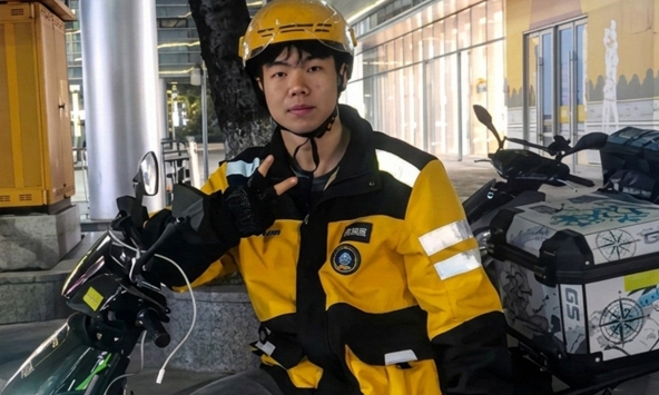 Một shipper qua đời khi cứu người, để lại nguyện vọng cuối đời đầy xót xa ghi trong điện thoại  