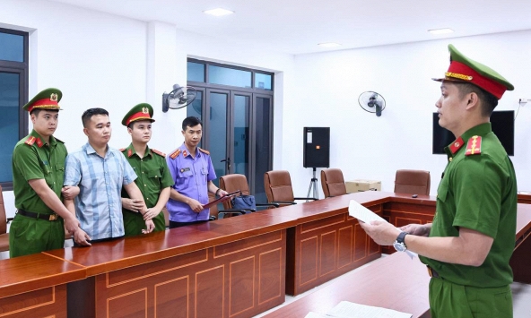 Giữ khẩn cấp giáo viên Trường THPT Chuyên Tuyên Quang, điều tra liên quan điểm thi tốt nghiệp THPT năm 2026