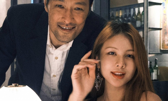 Nghi vấn mỹ nhân SN 1998 và Johnny Trí Nguyễn “toang”