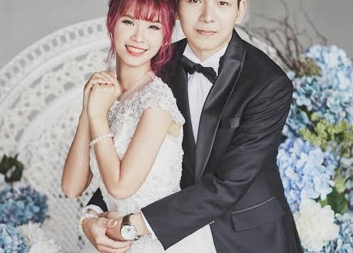 Việt Nam có ca sĩ đọ sắc với V (BTS) mà không lép vế, chạy show cưới được vợ rồi biến mất tăm