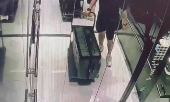 Người đàn ông Trung Quốc bị bắt sau khi thi thể bạn gái được phát hiện trong tủ đông nơi làm việc