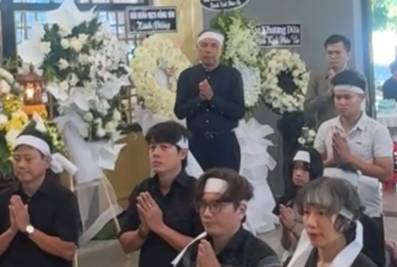 Bá Thắng lên tiếng về 4 điều bị bàn tán trong đám tang cha, diễn viên Hòa Hiệp cũng đăng status nói rõ