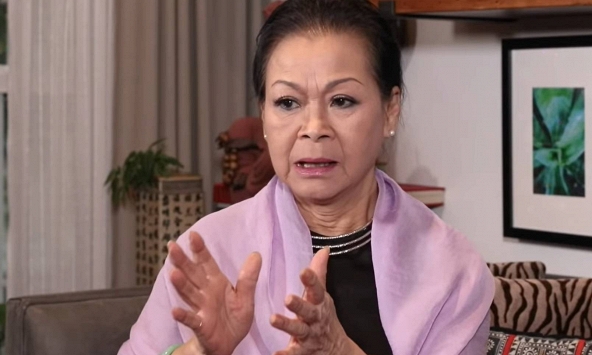 Danh ca Khánh Ly: 'Đừng nói thế, vợ chồng ở với nhau còn chán'