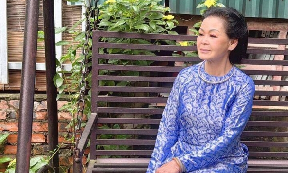 Danh ca Khánh Ly: Tôi về Việt Nam nhiều người nói lắm, bảo “chắc bên kia đói quá nên về kiếm ăn”