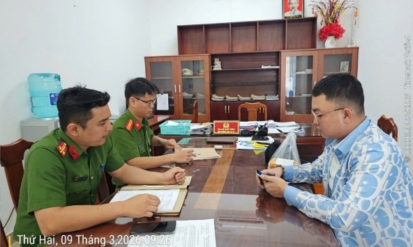 Hà Minh Hiệp SN 1996 đến công an xã đầu thú