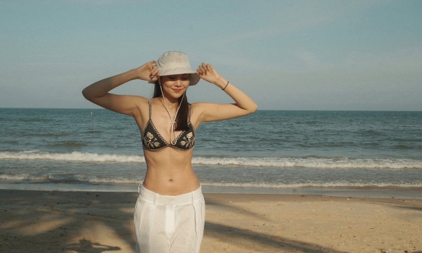 Thanh Hằng siêu cuốn hút, gợi cảm không thể rời mắt