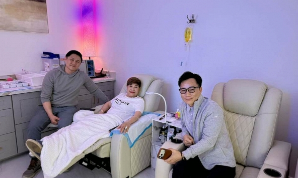 Vợ cũ hơn 17 tuổi của 'ông hoàng nhạc Việt' U75: Chỉ cần sức khỏe