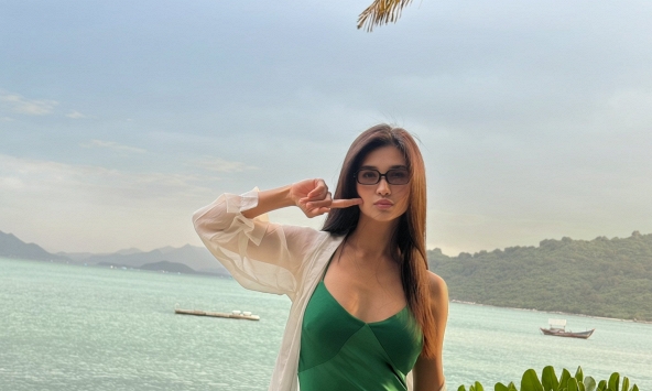  Nữ NSƯT xinh đẹp bậc nhất Việt Nam: 39 tuổi có con gái ruột 19 tuổi, làm mẹ đơn thân gần 2 thập kỷ