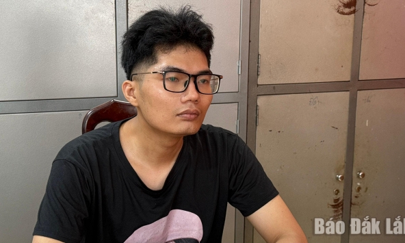 Bắt khẩn cấp 'phi công trẻ' Trần Trung Nghĩa 23 tuổi