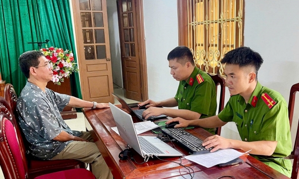 Phạm Quốc Toản 61 tuổi ra đầu thú