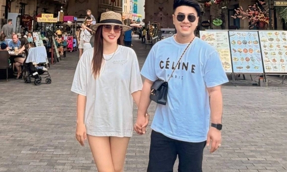 Cuộc sống viên mãn của nam ca sĩ Việt lấy mẹ đơn thân có 3 con riêng, đưa hết sổ đỏ, nhẫn, tiền mặt