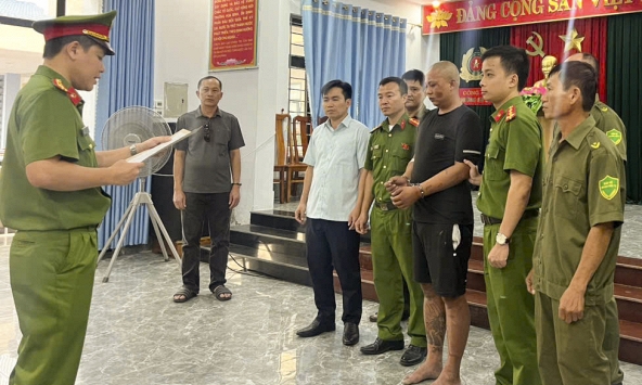 Vụ xông vào trụ sở Công an chém cán bộ: Bắt khẩn cấp Nguyễn Viết Hoàng 